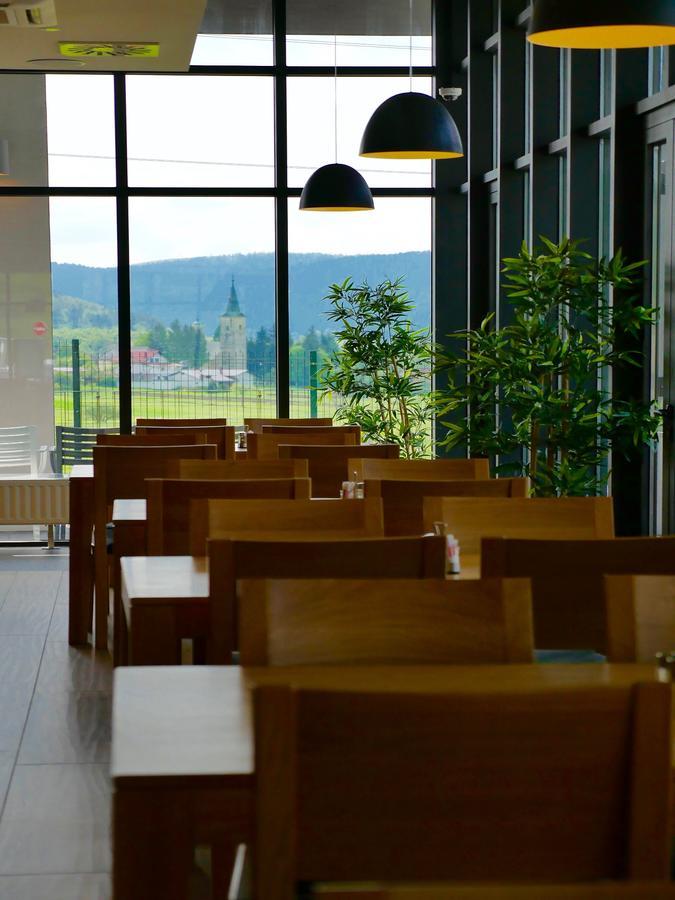 Hotel Lika Sjever Brinje エクステリア 写真