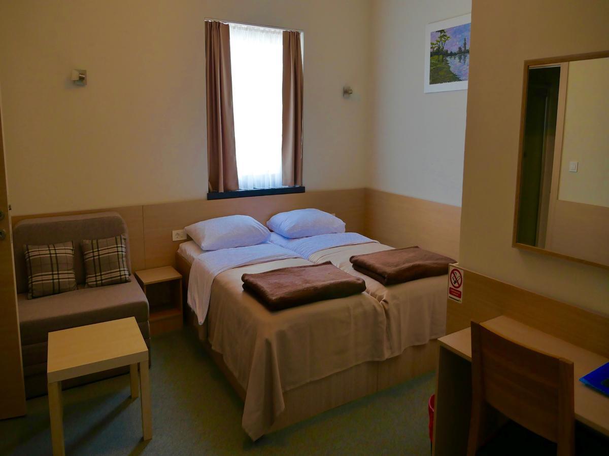 Hotel Lika Sjever Brinje エクステリア 写真